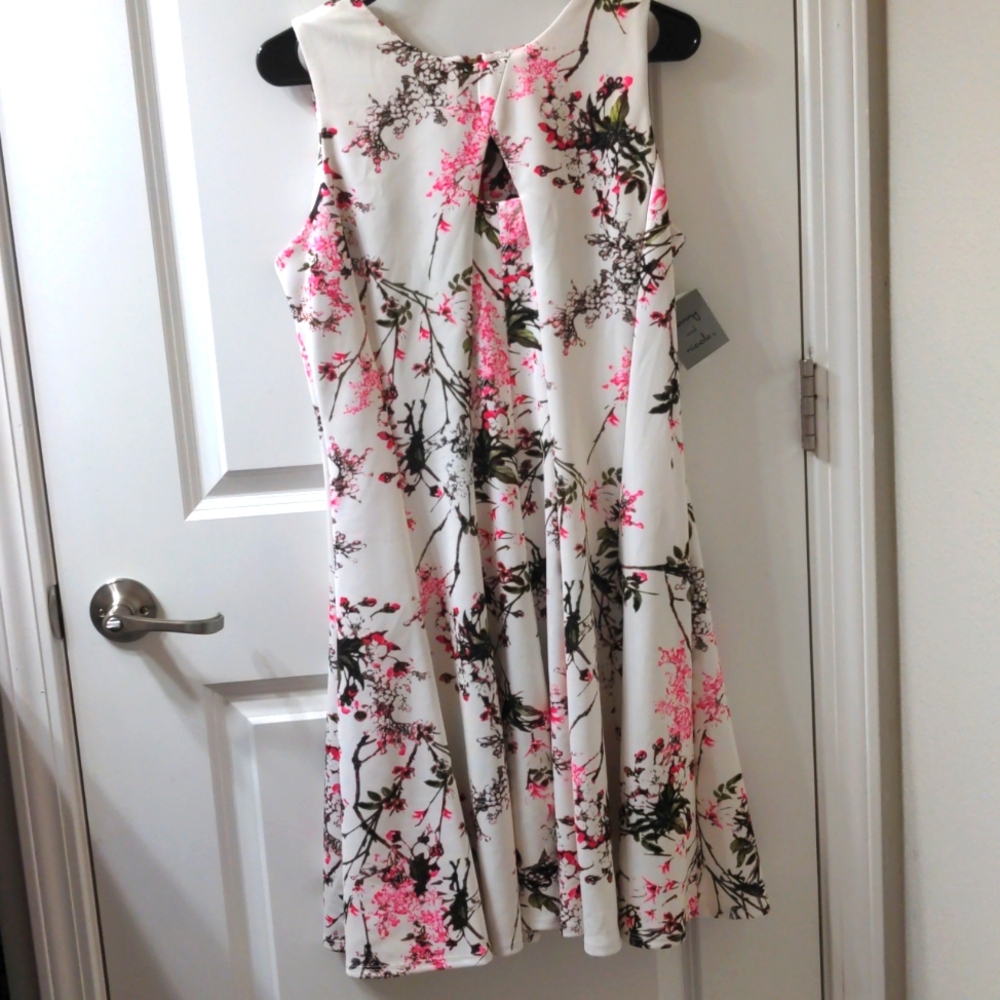 NWT Danny & Nicole 14 Ivory & Fuschia Sleeveless Pleated Cut Out Dress